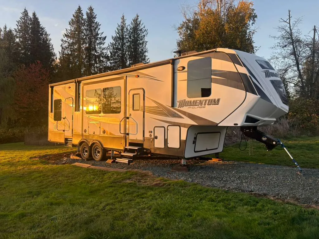 RV roof maintenance